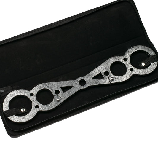 Heavy duty metal spreader bar with wrist and ankle restraints